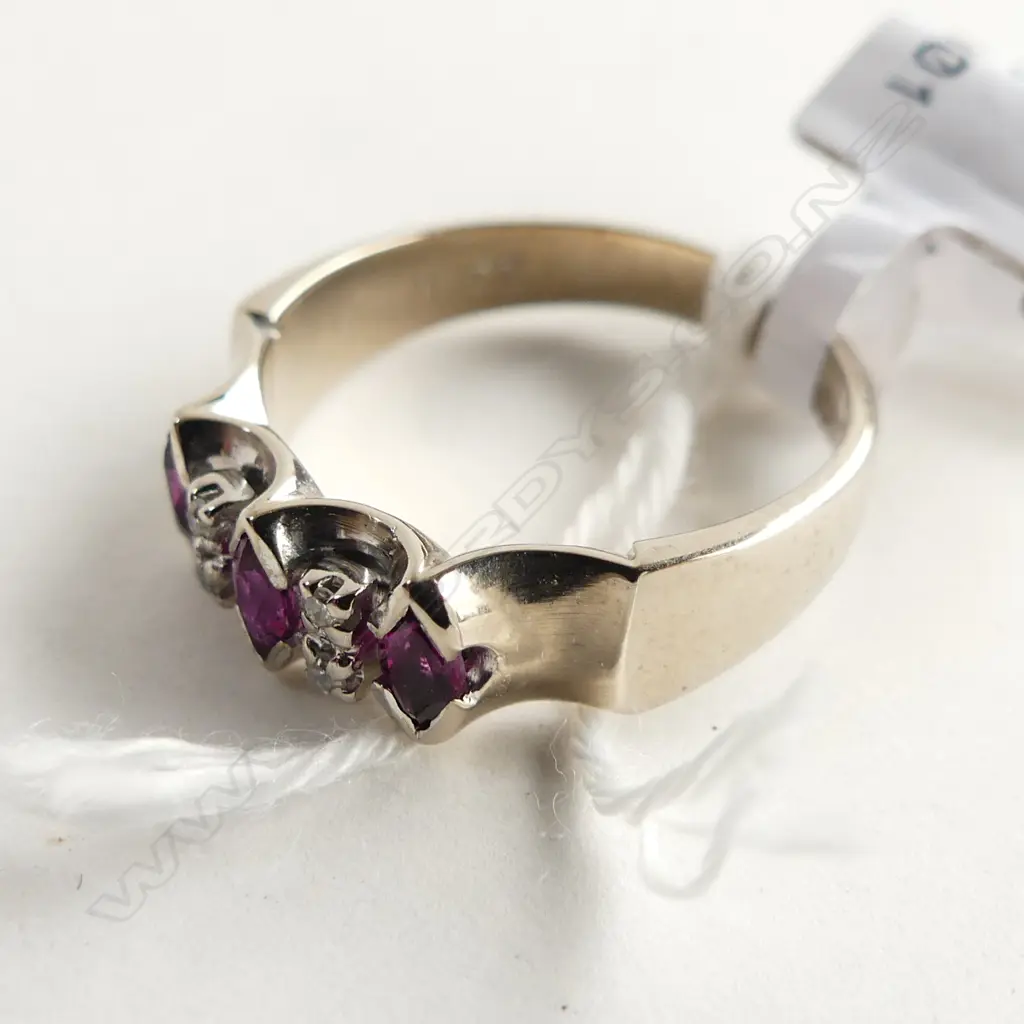18CT WHITE GOLD RUBY & DIAMOND SET RING 4.7GMS SIZE M Image 1++