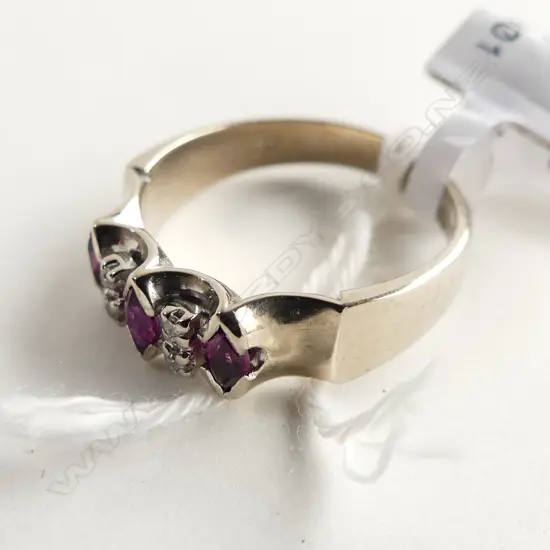 18CT WHITE GOLD RUBY & DIAMOND SET RING 4.7GMS SIZE M