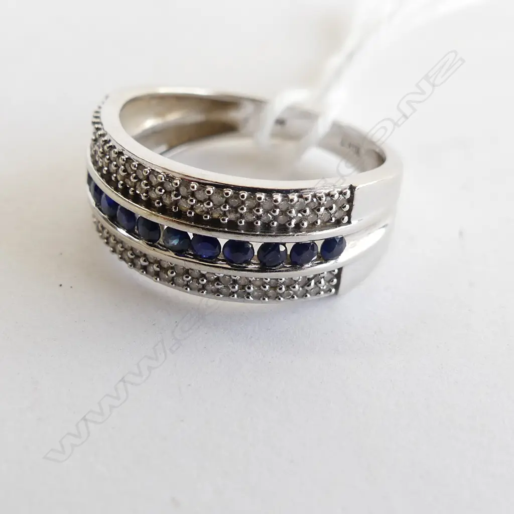 10CT WHITE GOLD DIAMOND AND SAPPHIRE RING 3.51gm SIZE O Image 1++
