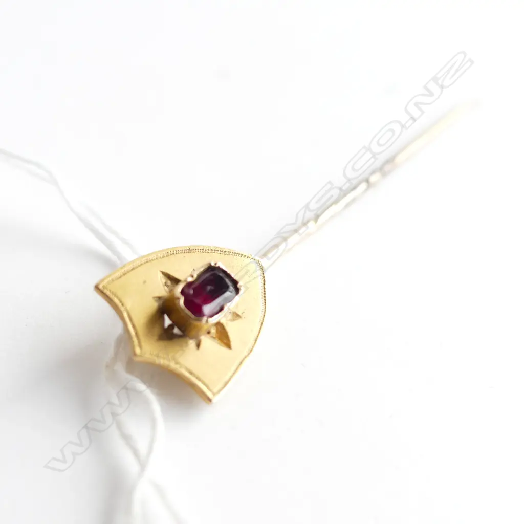 GILDED GOLD SHIELD TIE PIN RUBY ? SET Image 1++
