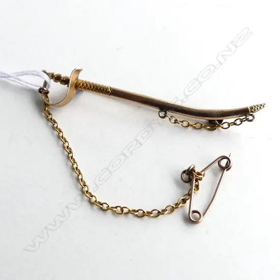 9CT GOLD SWORD BAR BROOCH 2.46GM