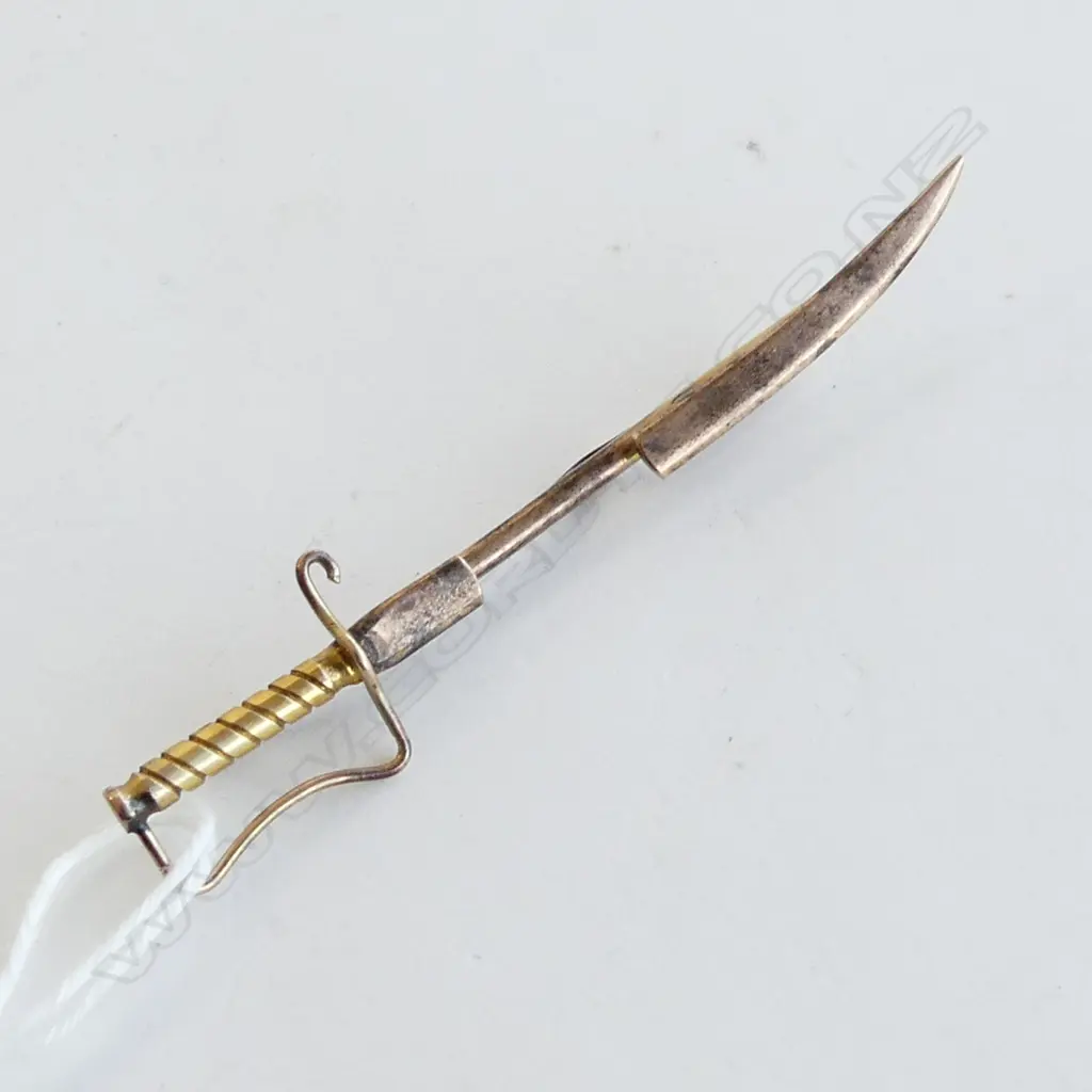 9CT SWORD TIE PIN L.65mm 3.7 GRAMS Image 1++