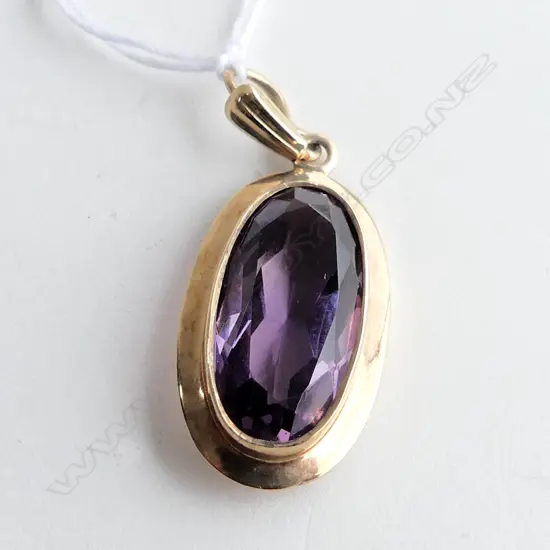 9CT GOLD OVAL  AMETHYST  PENDANT 3.59gm