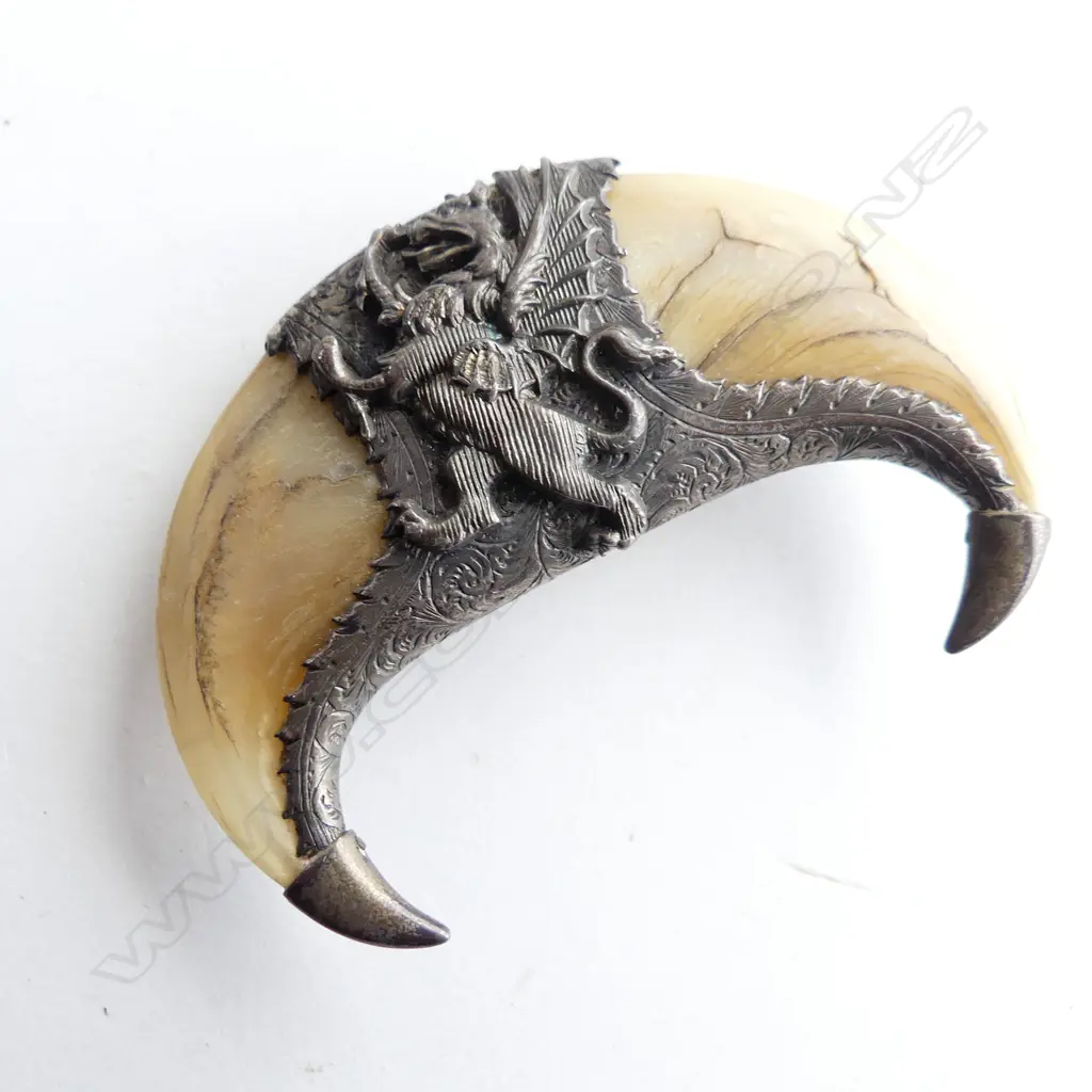ANTIQUE DOUBLE TIGER'S CLAW & SILVER BROOCH w winged lion no pin Image 1++