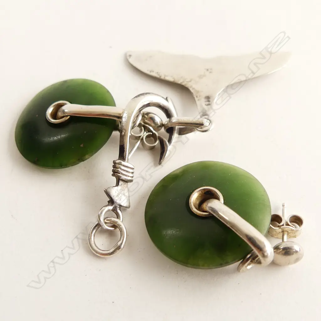 PR SILVER & POUNAMU EARRINGS + HOOK & WHALE TAIL PENDANT Image 1++