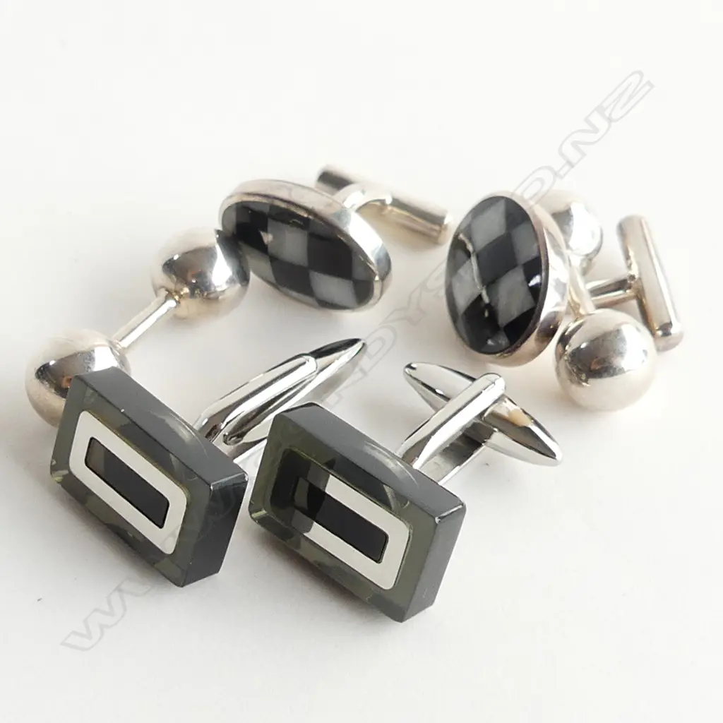 3 PRS SILVER CUFFLINKS 27GMS Image 1++