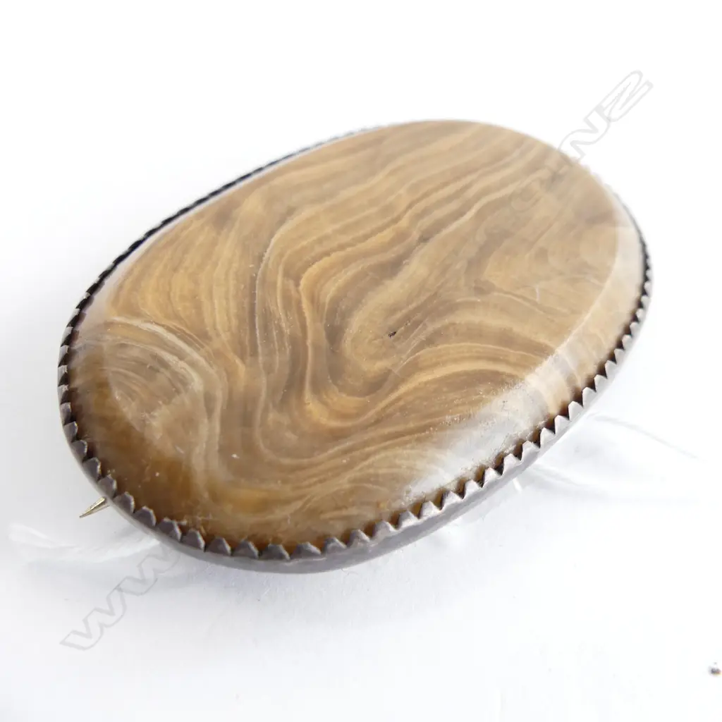 VINTAGE AGATE AND SILVER BROOCH Image 1++