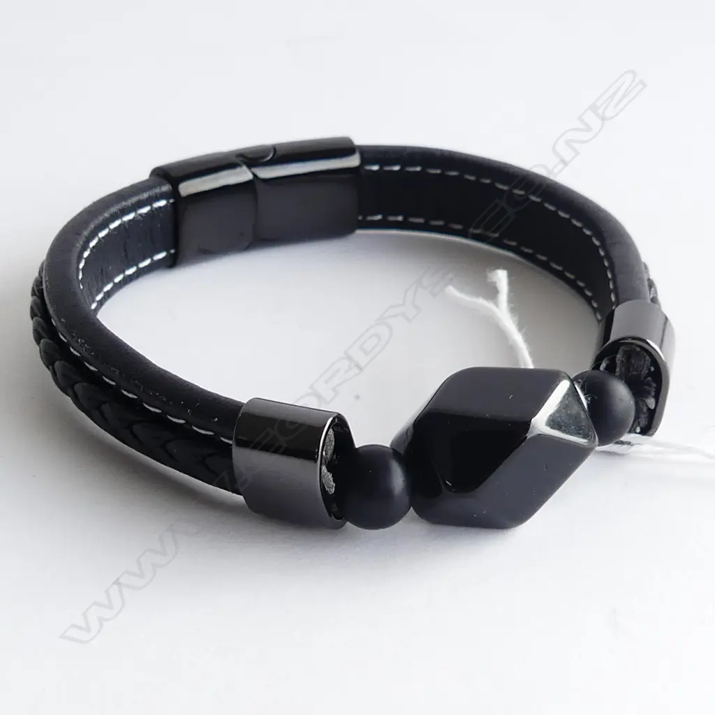 MENS LEATHER & ONYX BRACELET Image 1++