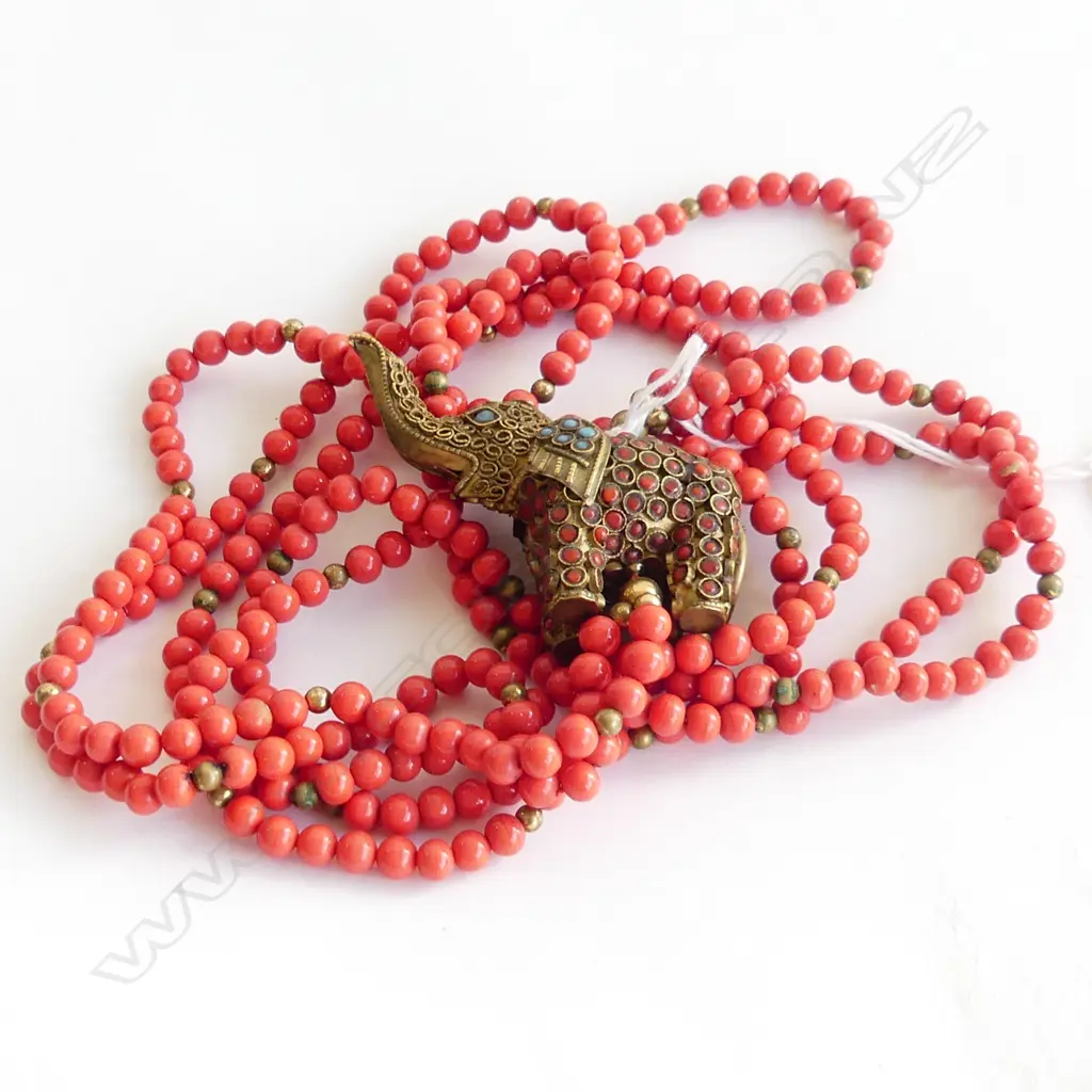 VINTAGE TRIPLE STRAND MEDITERRANEAN CORAL NECKLACE W gem set ELEPHANT. Image 1++