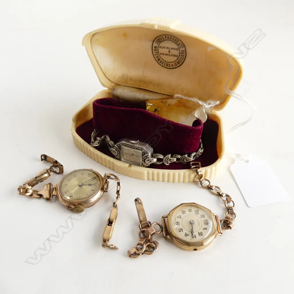 3 VINTAGE LADIES WATCHES INCL MARCASITE IN BAKELITE BOX  Image 1++