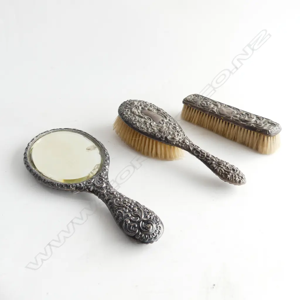 3 PC STG SILVER DRESSING TABLE SET; HAND MIRROR Image 1++