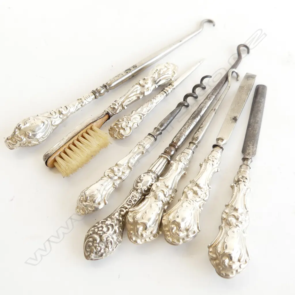 8 STG SILVER HANDLED DOMESTIC ITEMS 108GMS Image 1++