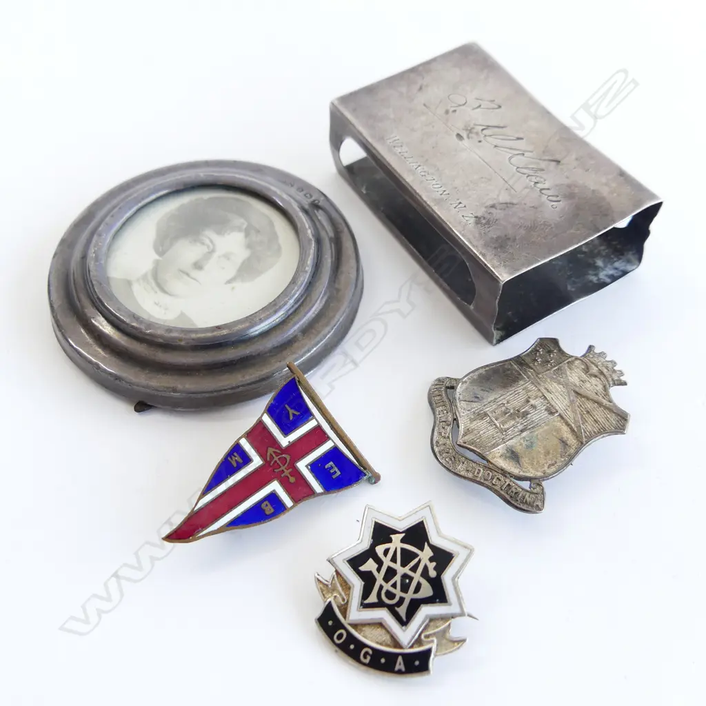 SILVER SMALL PHOTO FRAME + silver matchbox holder + 3 various badges + 3  Image 1++