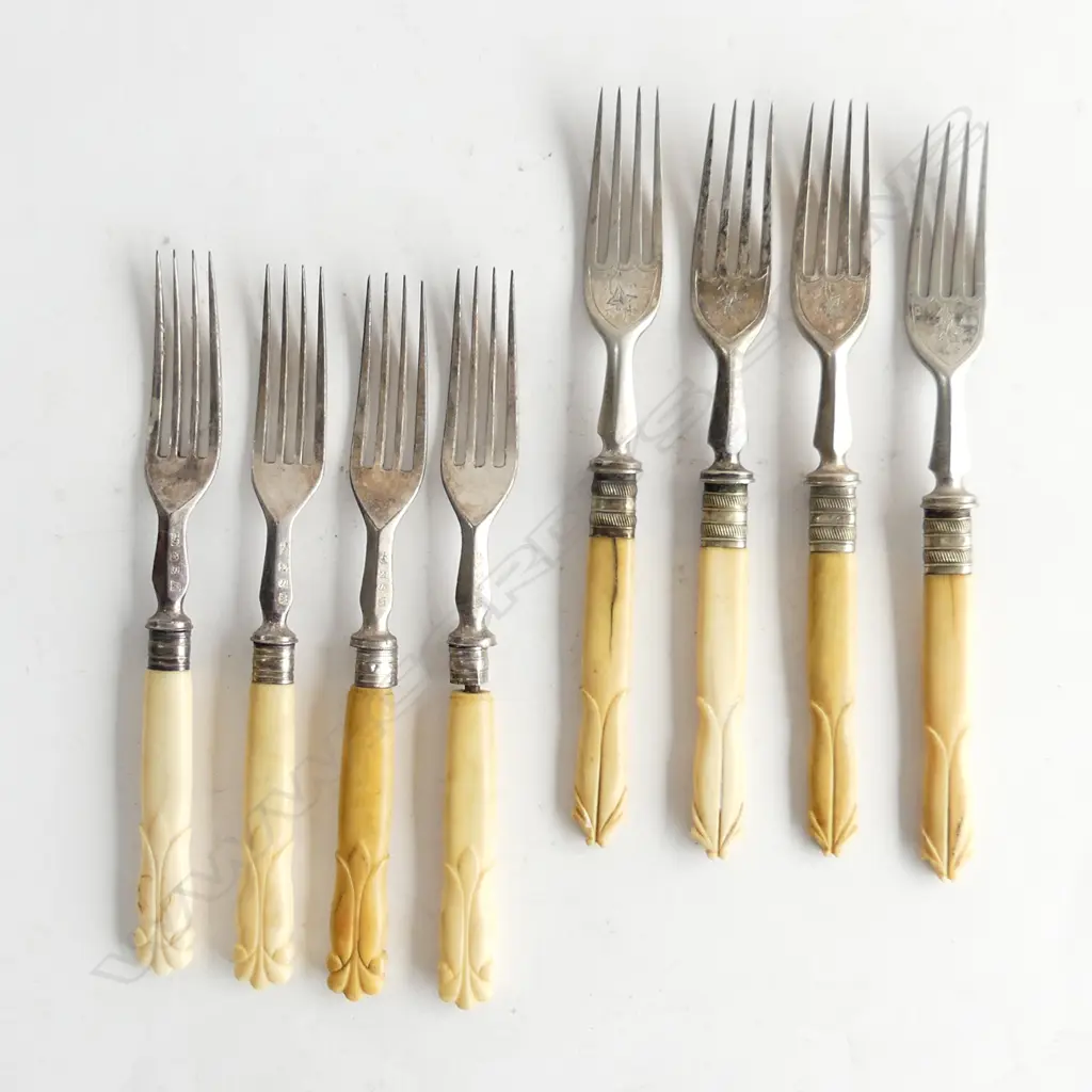 8 VINTAGE BONE HANDLE SM FORKS (L. 170MM) Image 1++