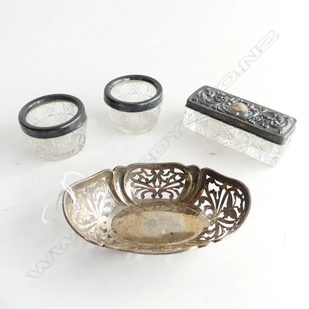 PR CUT GLASS, STG SILVER RIMMED SALTS & LIDDED BOX + SM PIERCED STG SILVER DISH (L. 110MM) Image 1++