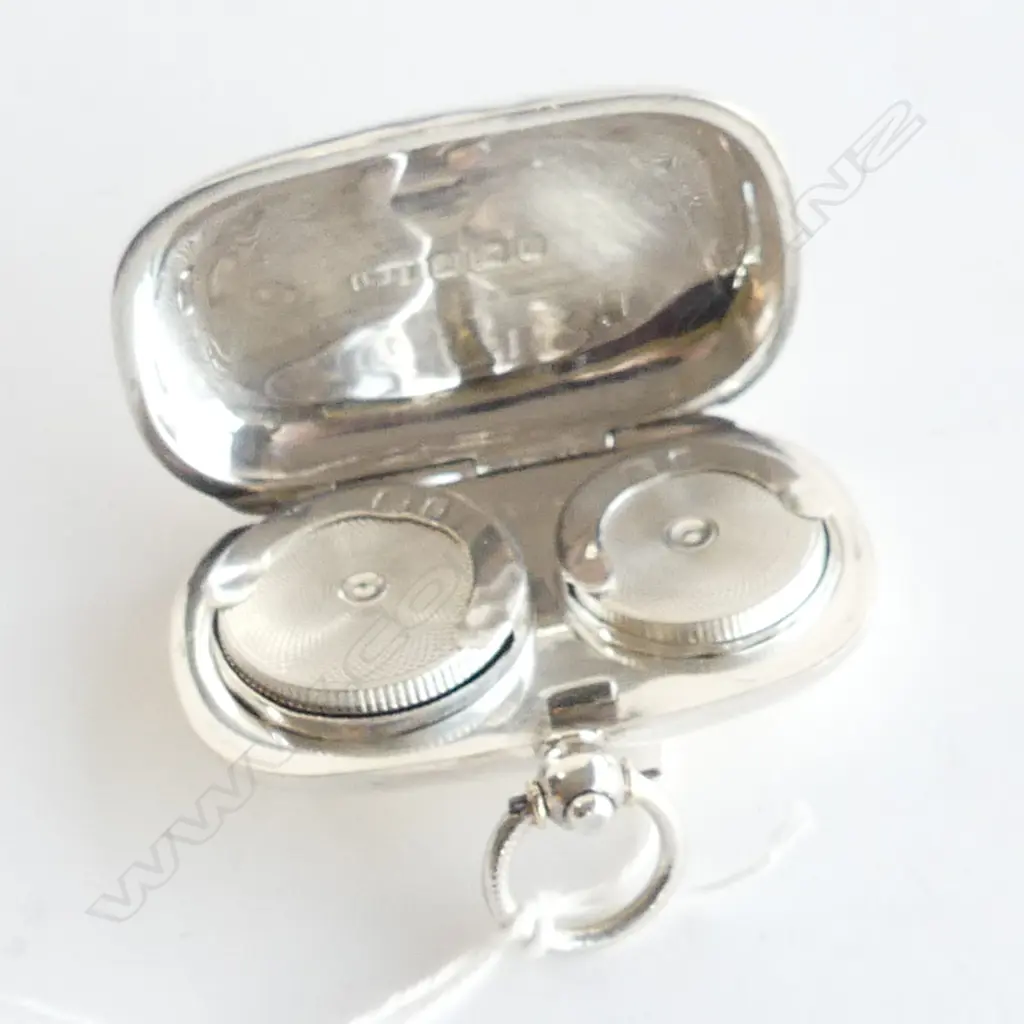 STG SILVER DOUBLE SOVEREIGN CASE B'HAM 1901 50x30mm  Image 1++