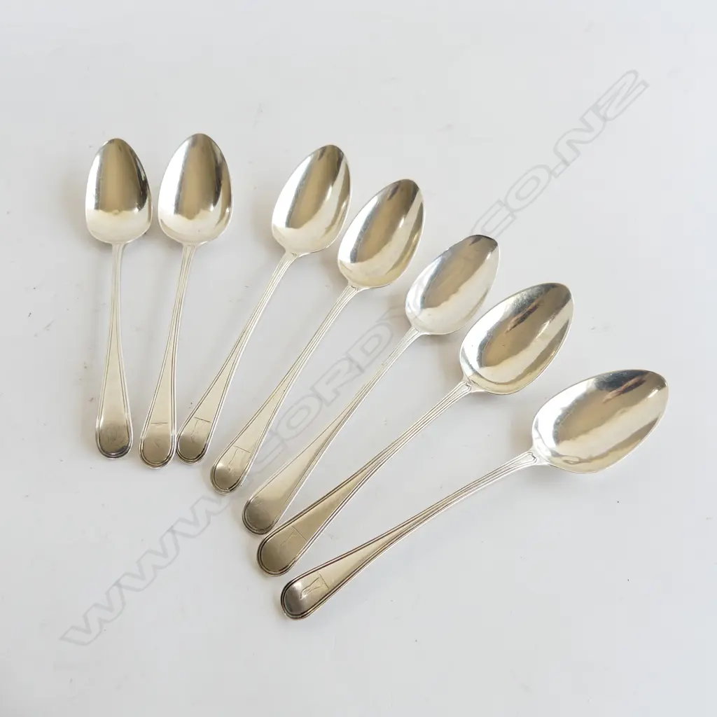 SET 7 GEO.111 & GEO.1V SILVER OLD ENGLISH & THREAD DESSERT SPOONS 231gm Image 1++