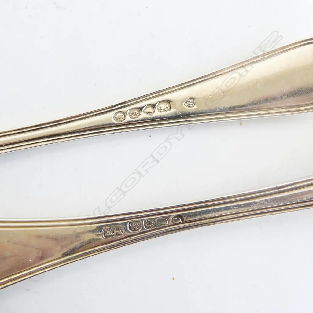 8 VICTORIAN SILVER OLD ENGLISH & THREAD TABLE SPOONS 645gm Image 1++