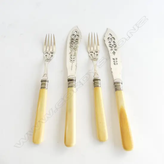 SET 6 EDW S/PLATE & CASEIN FISH SERVICE knives & forks