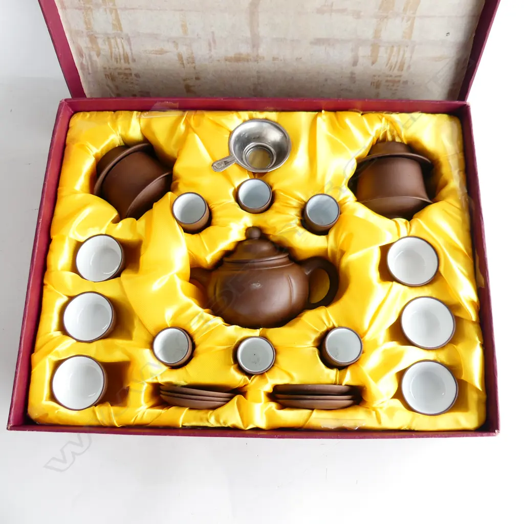 LG BOXED ZISHA TEA SET W.425mm Image 1++