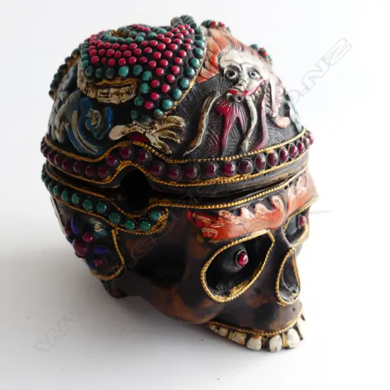 SMALL RESIN SKULL 