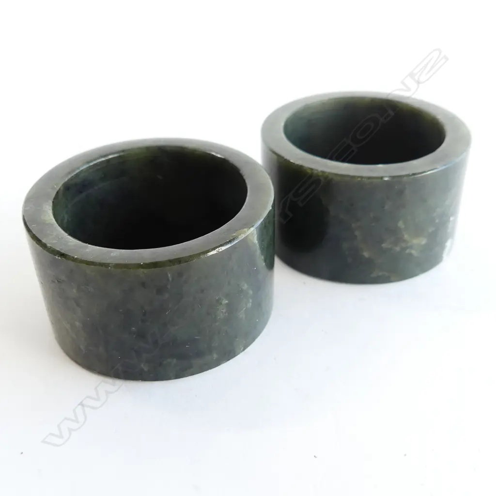 PR POUNAMU (GREENSTONE) NAPKIN RINGS Image 1++