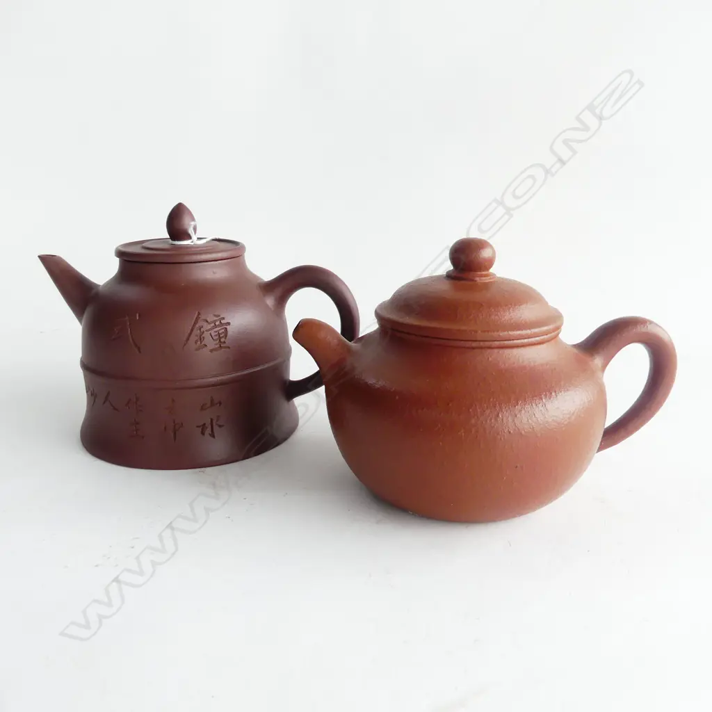 2 CHINESE YIXING WARE TEAPOTS 125mm dia Image 1++