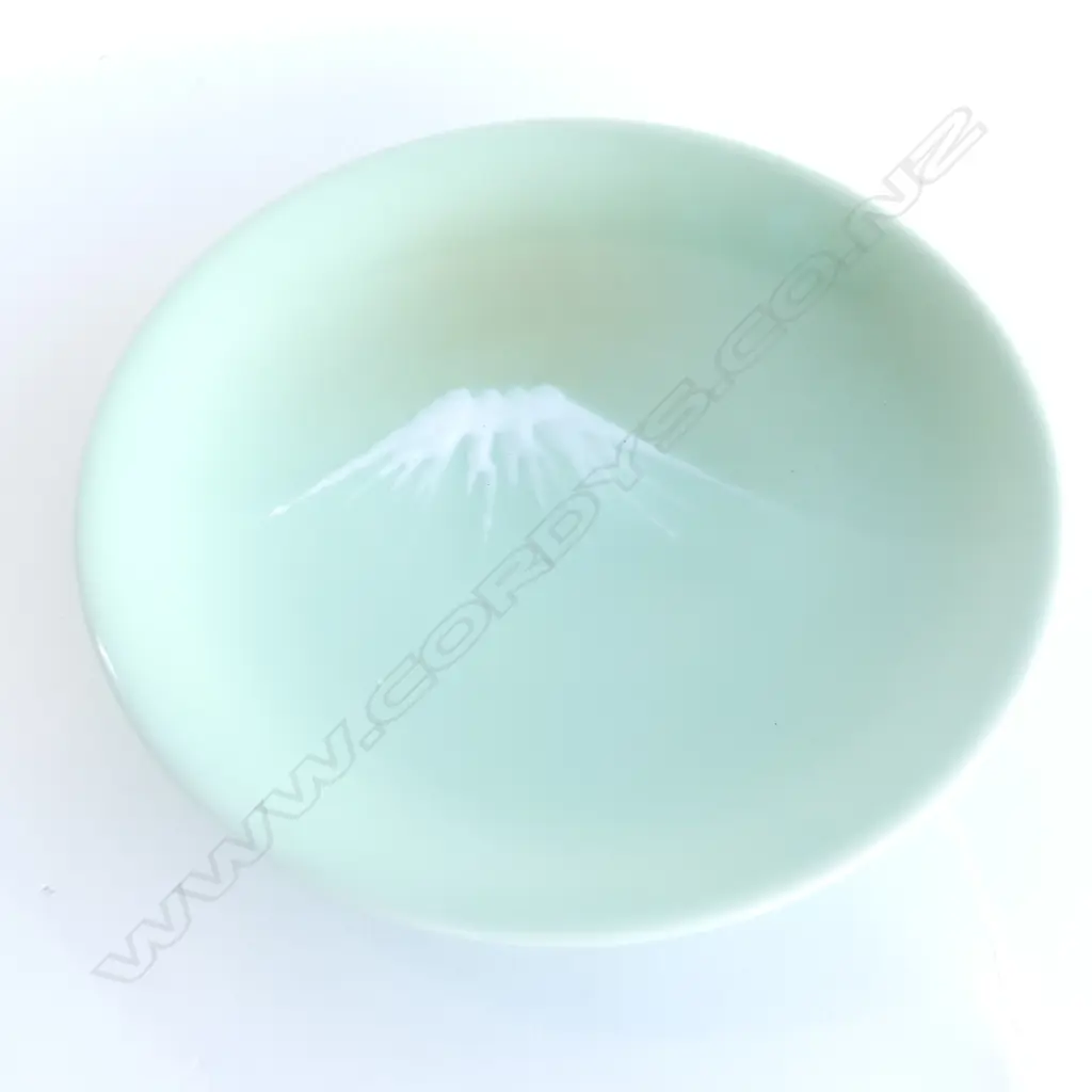 JAPANESE SETO MT. FUJI PLATE 210mm dia Image 1++