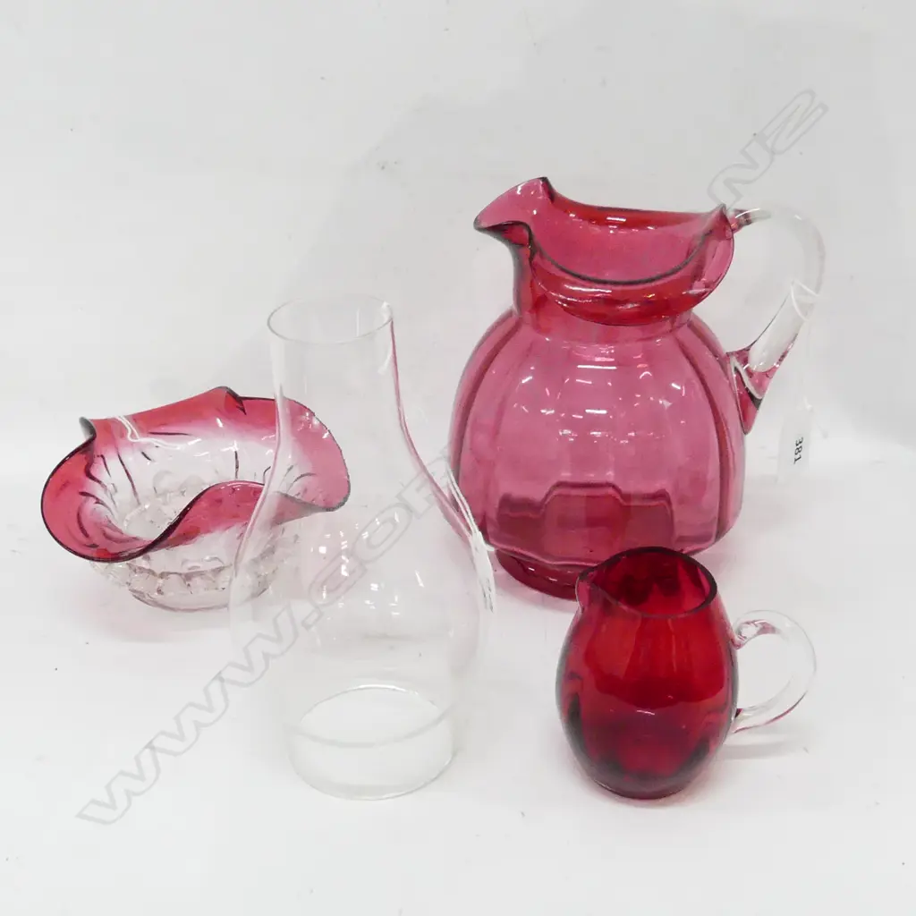 2 CRANBERRY JUGS WITH APPLIED HANDLES(165, 80MM) FRILLED RIM DISH (DIA130MM) + CLEAR GLASS OIL LAMP CHIMNEY (H. 180MM) Image 1++