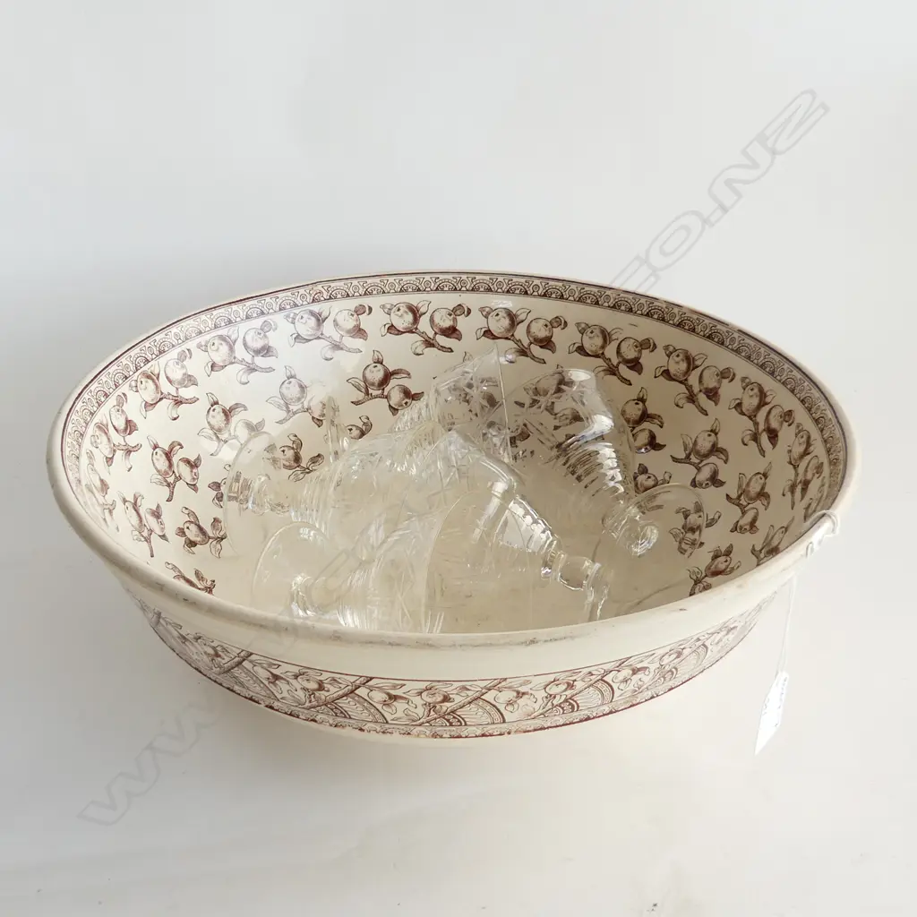 5 CUT GLASS DESSERT STEMMED GLASSES (H. 95MM) & LG BOWL (RD MARK TO BASE. C1880) DIA 375MM Image 1++