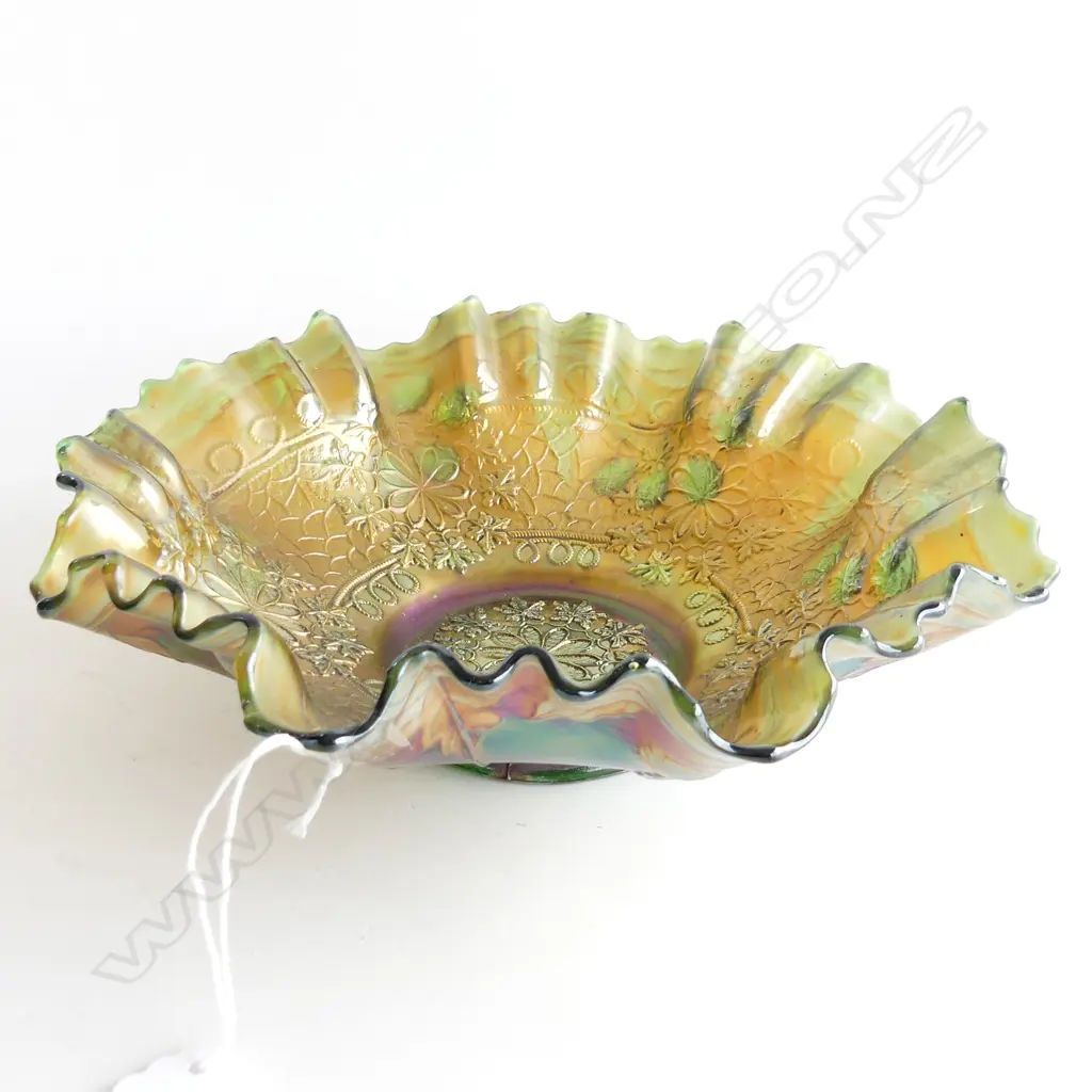 CARNIVAL GLASS BOWL 220mm dia Image 1++
