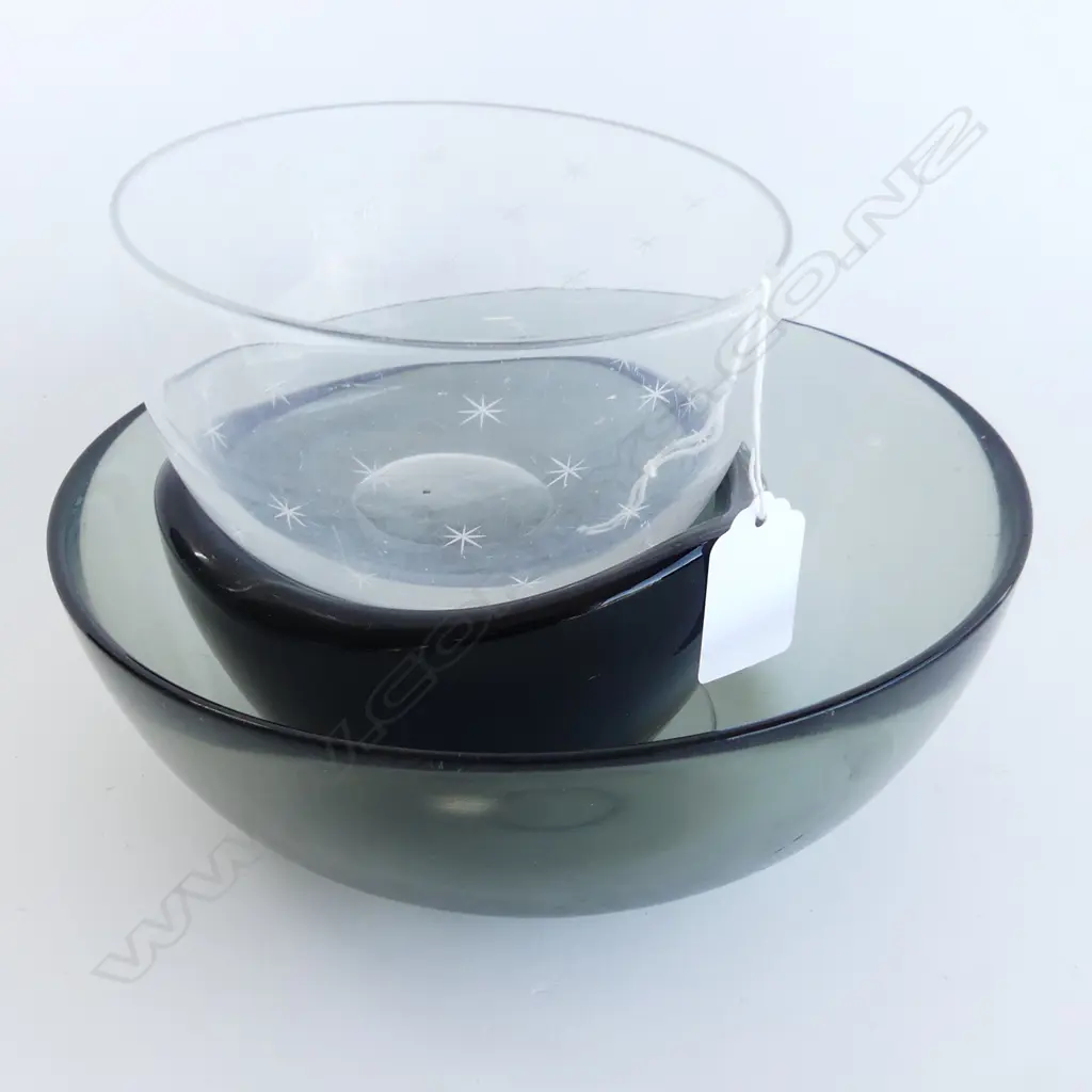 2 SCANDANAVIAN GLASS BOWLS + GEO.III GLASS star cut bowl (tea mixing) Image 1++