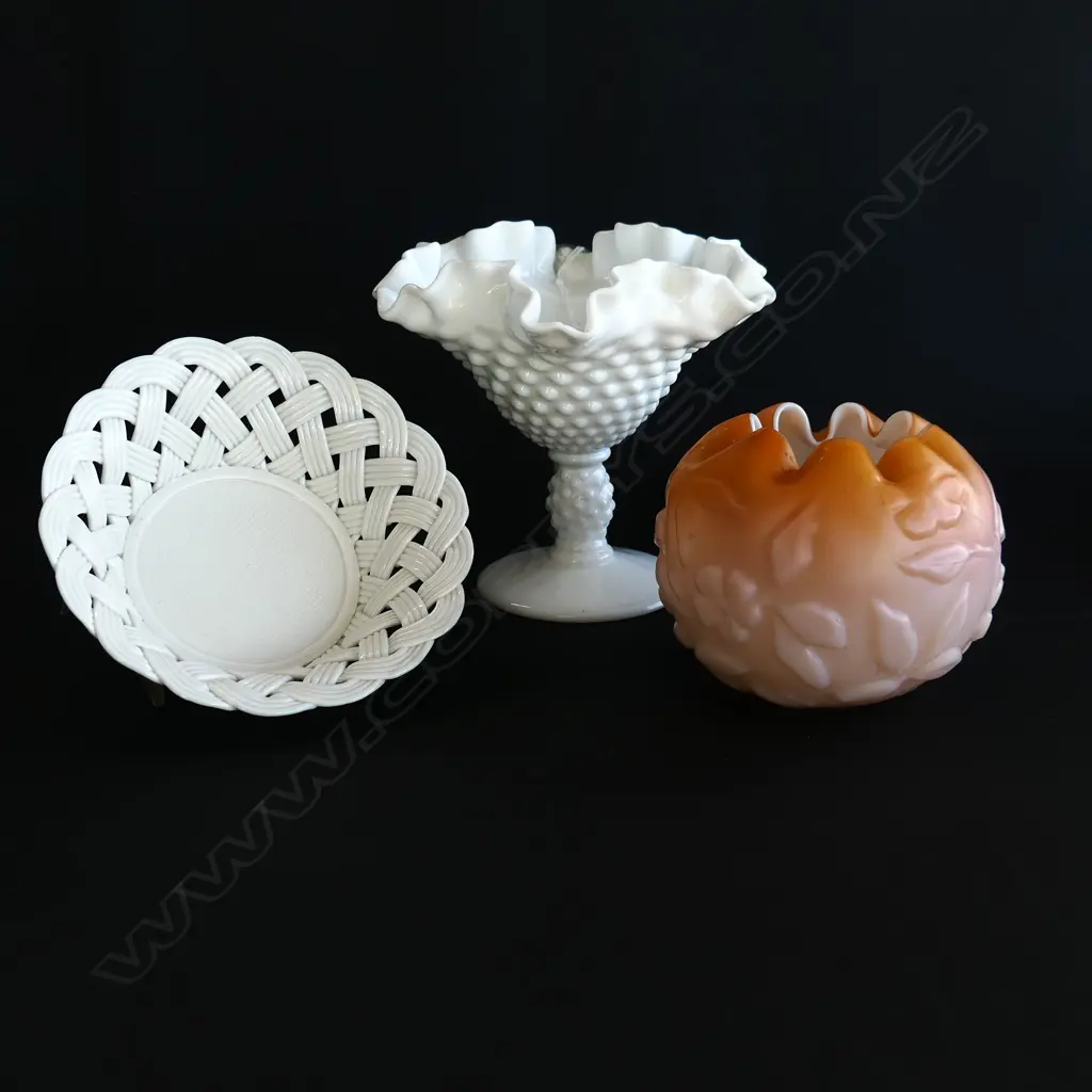 MILK GLASS; FENTON HOBNAIL COMPORT (DIA140MM) Image 1++