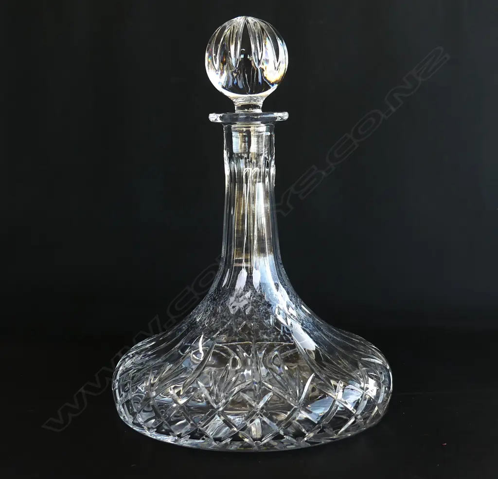 ROYAL DOULTON CUT GLASS SHIPS DECANTER H. 290MM Image 1++
