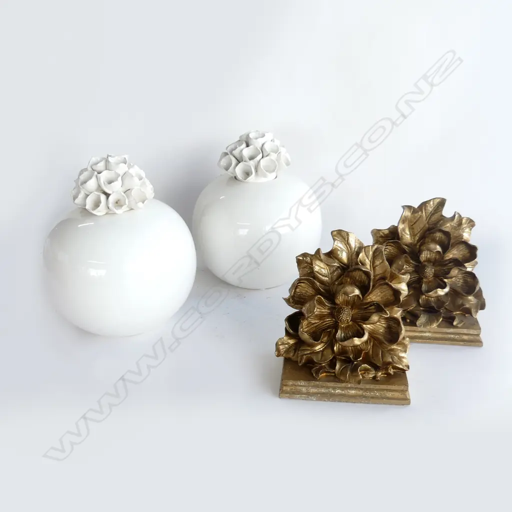 PR GILDED RESIN MAGNOLIA BOOKENDS H.155mm + PR WHITE CERAMIC LIDDED ORB VASES H.210mm Image 1++