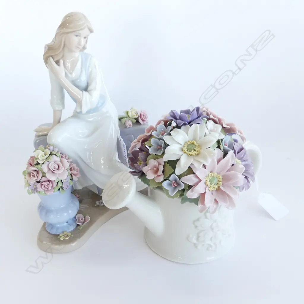 COSMOS FIG OF GIRL H225MM & WATERING CAN WITH FLOWERS H160MM Image 1++