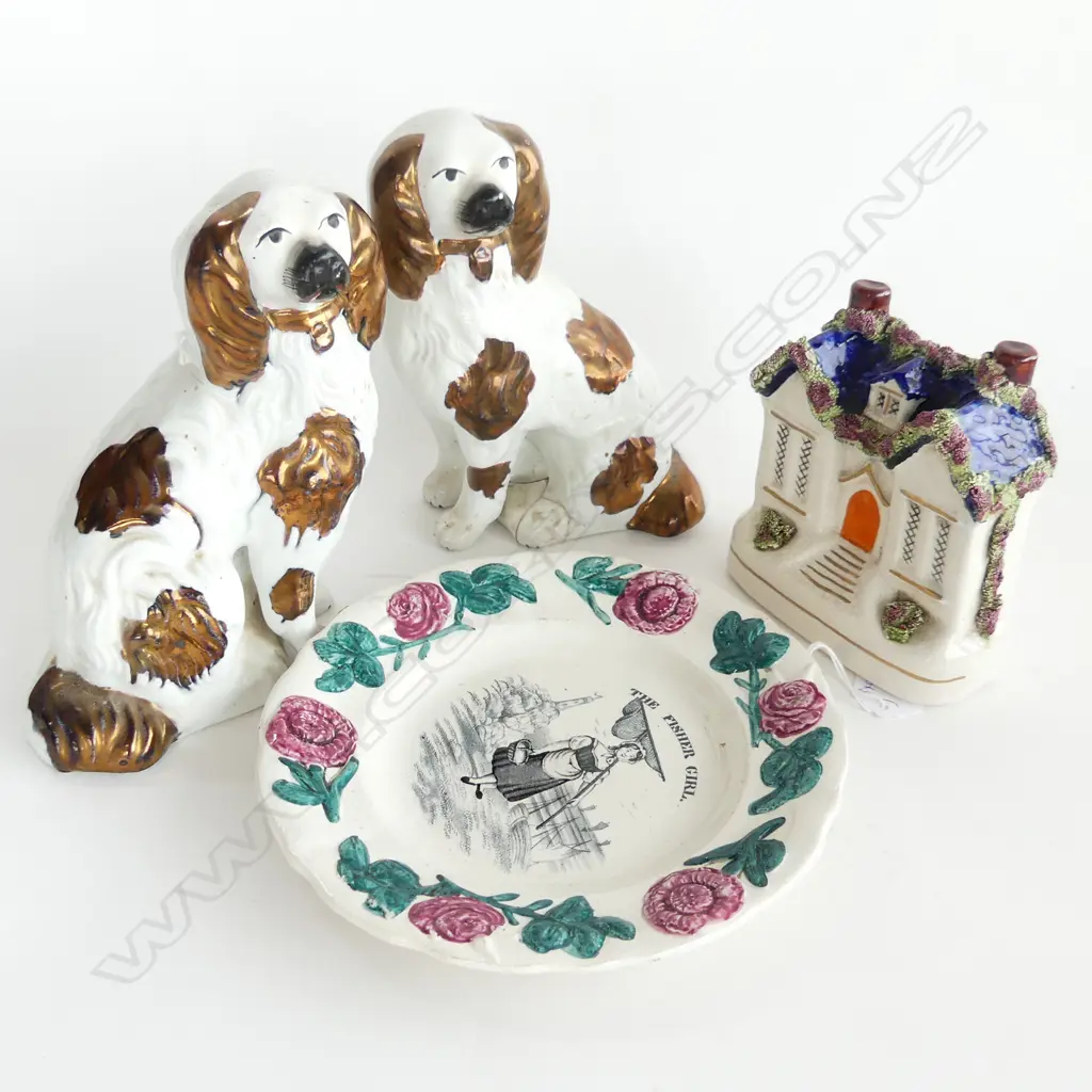 2 STAFFORDSHIRE DOGS ONE FAULTED AND COTTAGE AND FISHER GIRL PLATE H 190 MM Image 1++