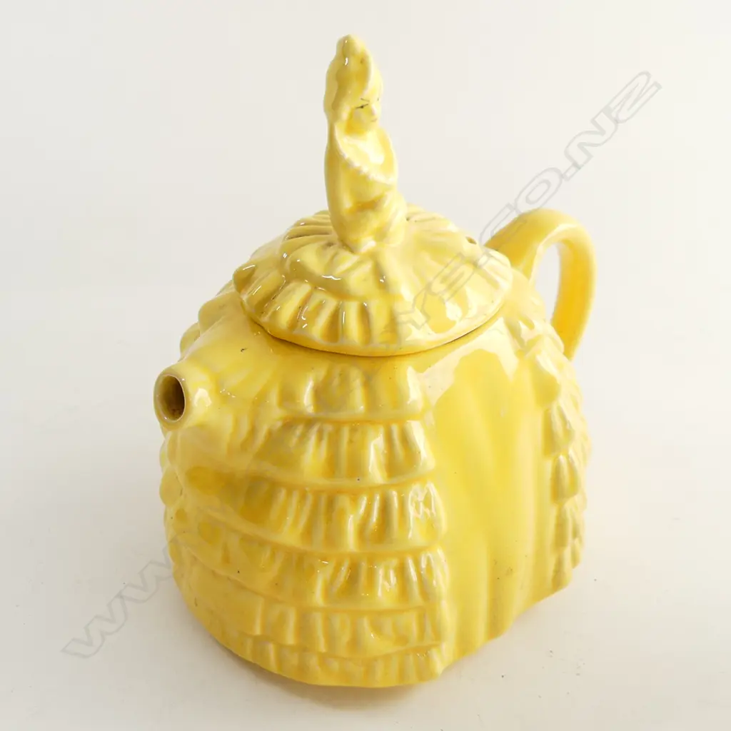 VINTAGE YELLOW SADLER CRINOLINE LADY TEAPOT H. 195MM Image 1++