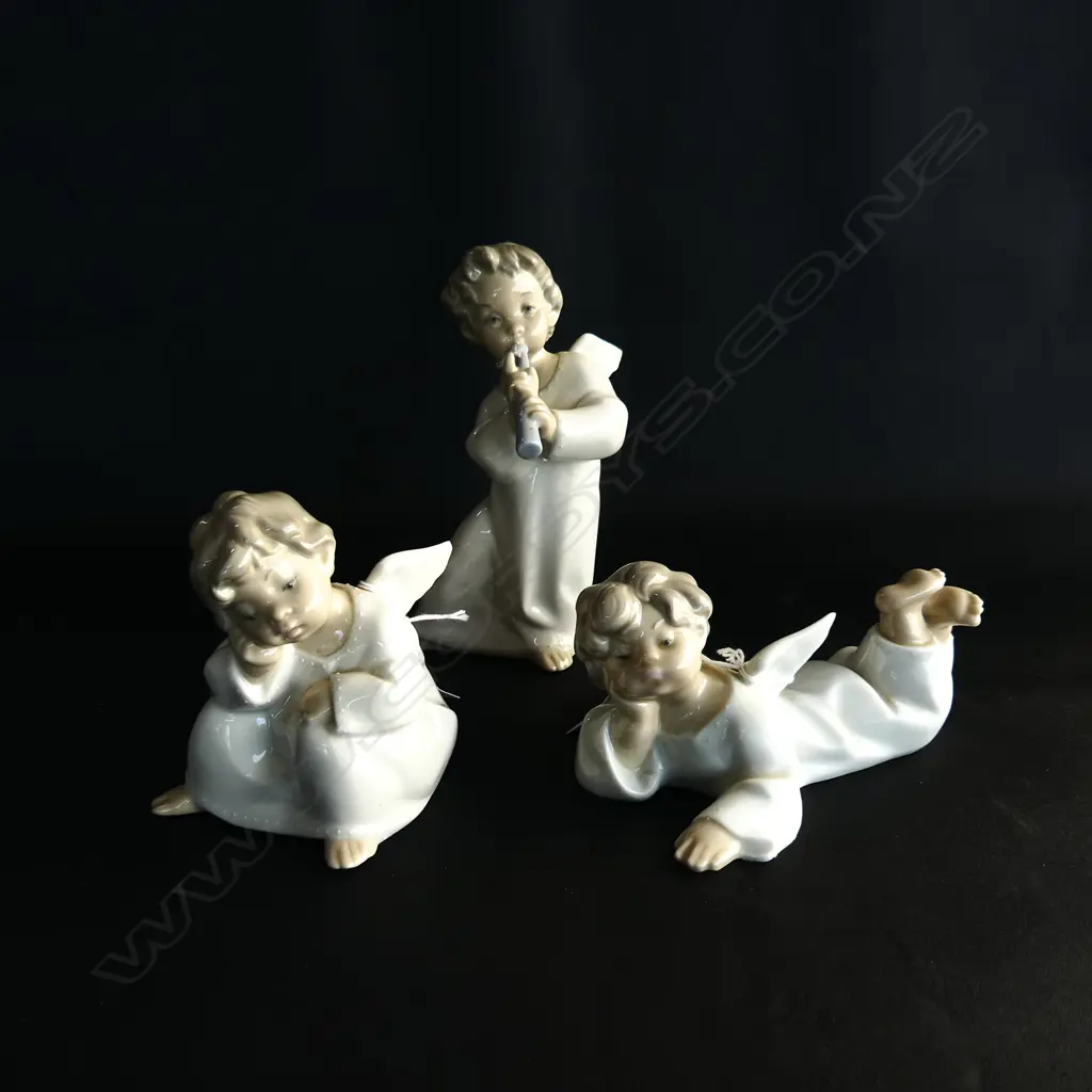 THREE LLADRO CHILDREN  AS AN ANGELS. TALLEST H. 160mm Image 1++