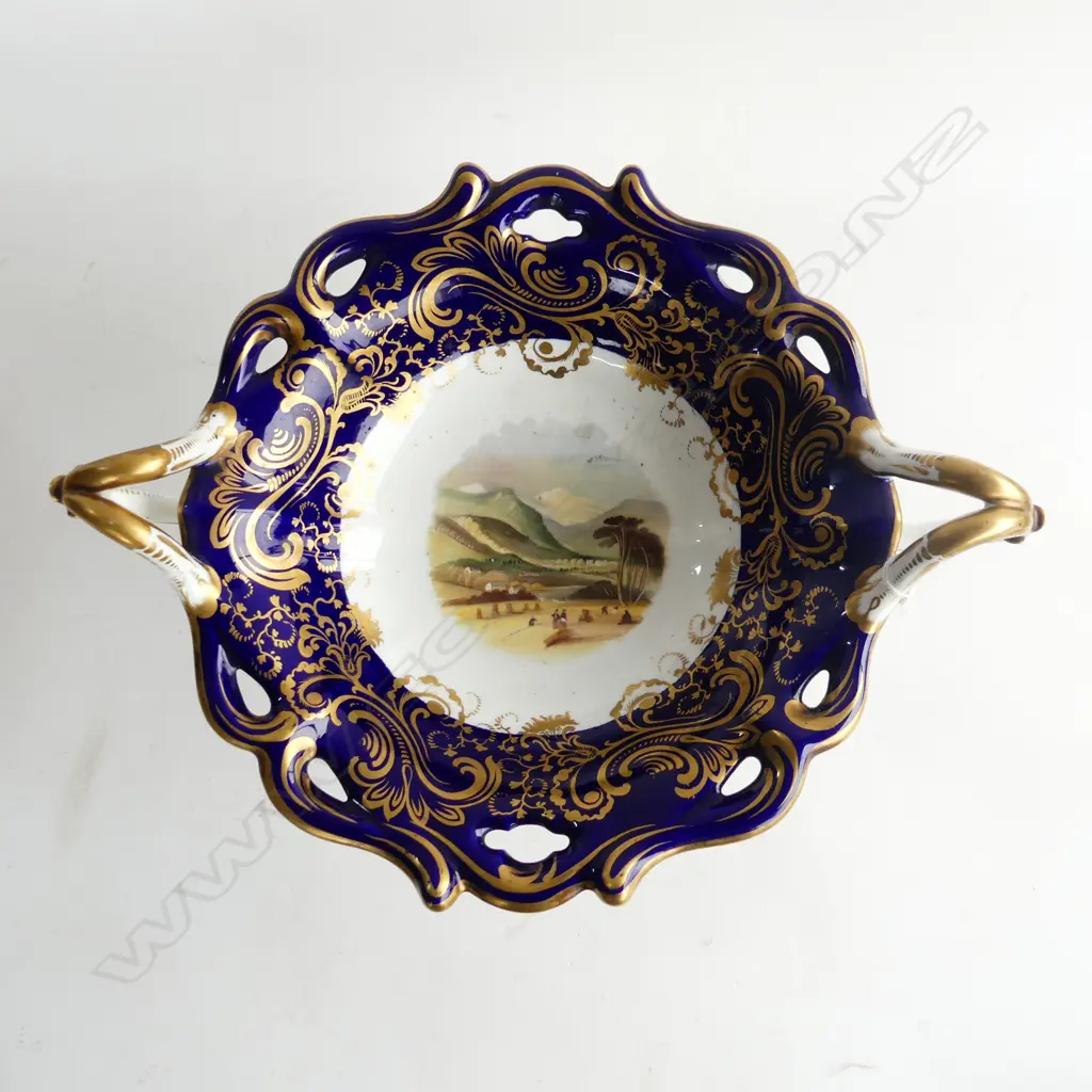 LG ANTIQUE ORNATE GILDED COMPORT, HAND PAINTED PASTORAL SCENE, D.260mm, H.200mm Image 1++
