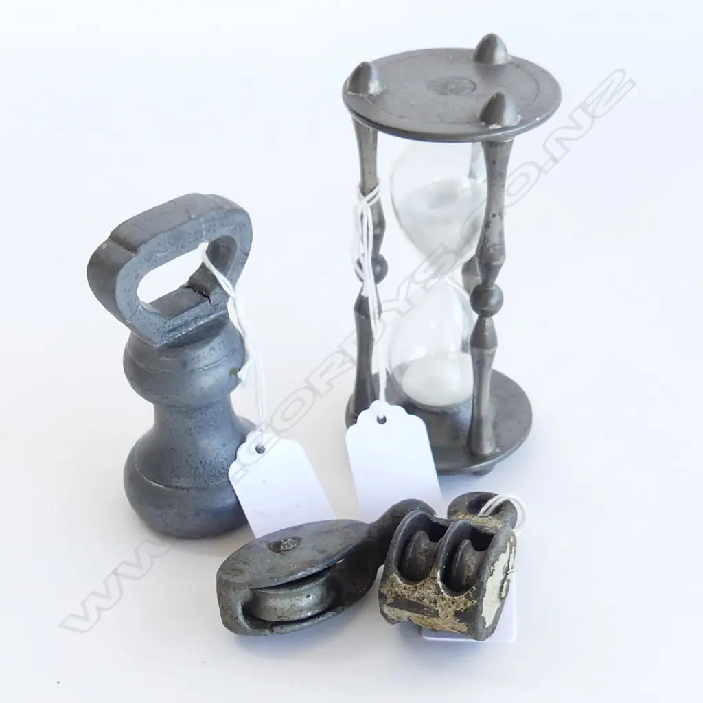 VINTAGE PEWTER EGG TIMER, BELL WEIGHT & TWO CAST PULLEY BLOCKS (SINGLE & DOUBLE) Image 1++
