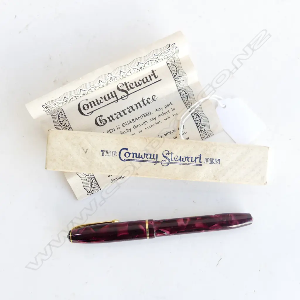 CONWAY STEWART PEN IN ORIGINAL BOX  Image 1++