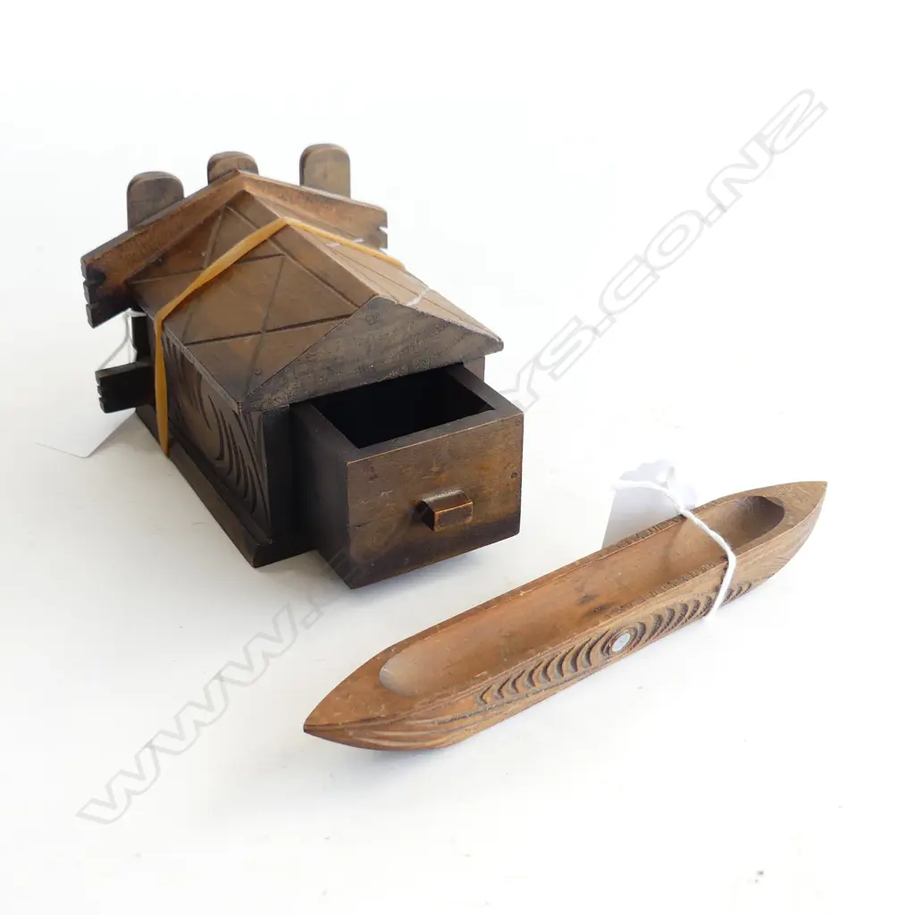 MAORI FOLKART TWO ITEMS. MINI WHARE WITH DRAWER W.120mm x & CARVED WAKA L. 90mm  Image 1++