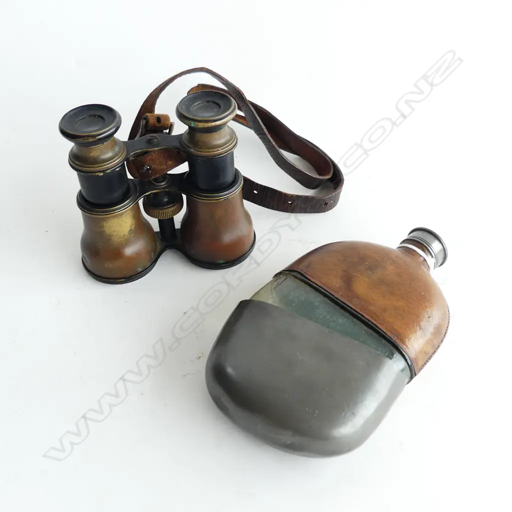 WWI HIP FLASK WITH PEWTER MOUNTS Image 1++