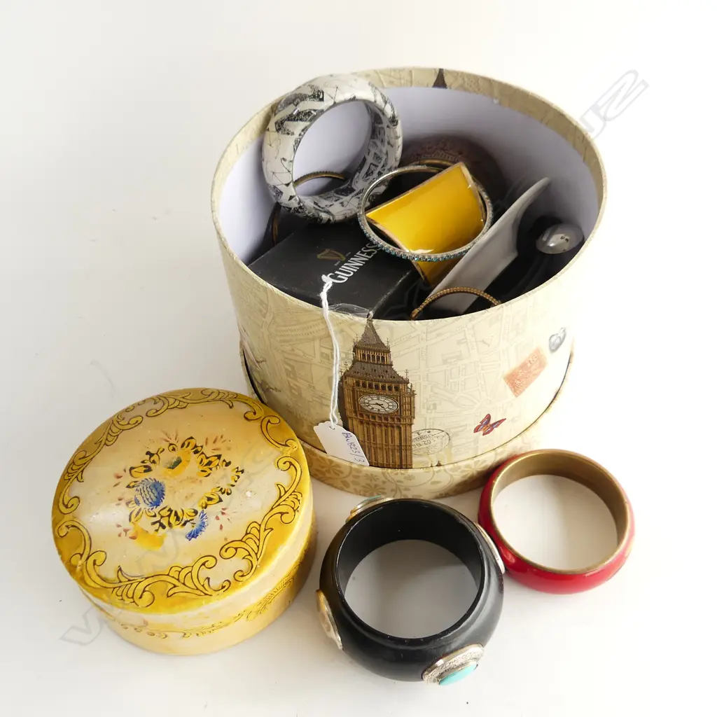 ASST. COSTUME JEWELLERY; BANGLES ETC Image 1++
