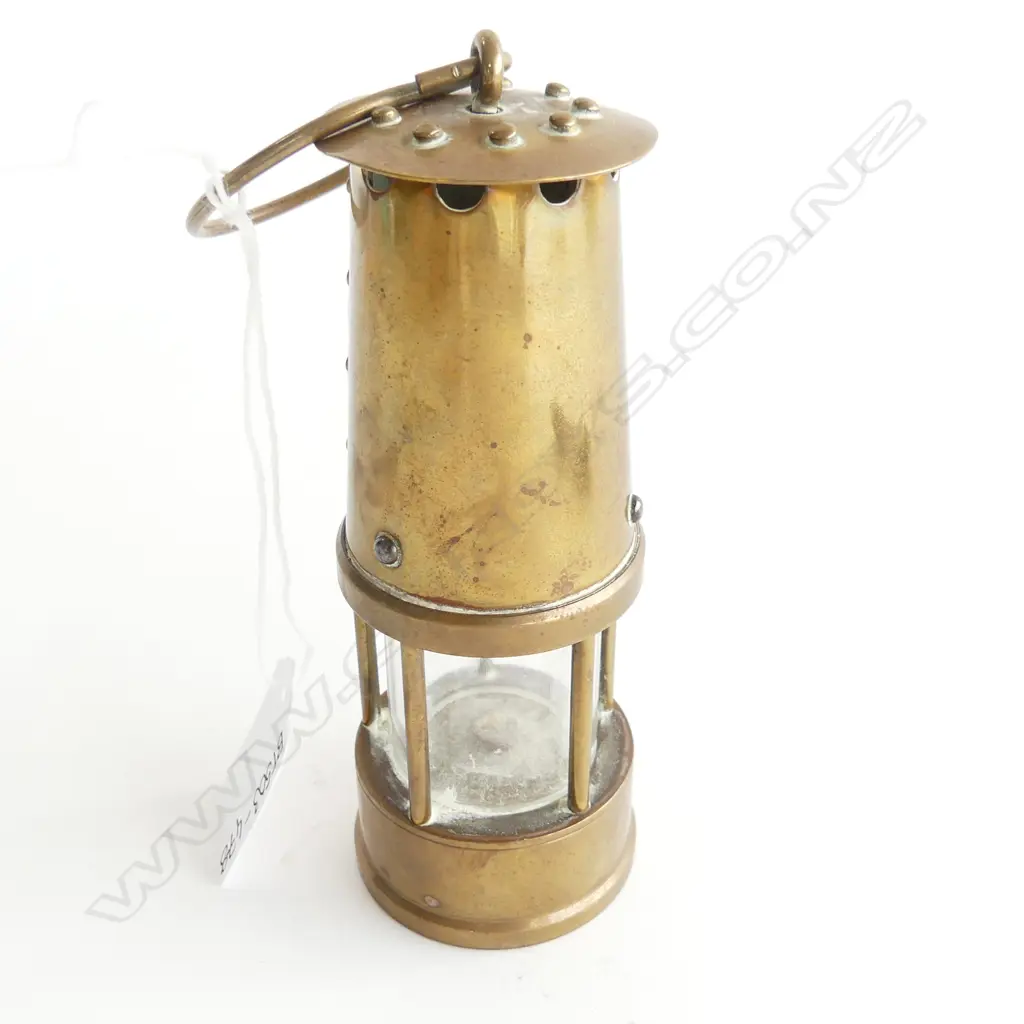 HEAVY BRASS MODEL OF MINERS LAMP H. 120MM Image 1++