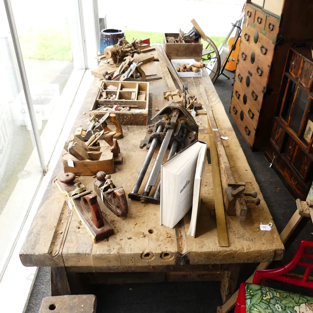 OLD WORK BENCH WITH VICE EX. PHIL BROADBENT WORKSHOP Image 1++