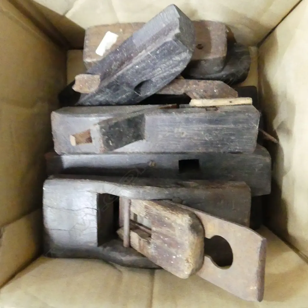BOX EIGHT OLD MOULDING PLANES. Image 1++