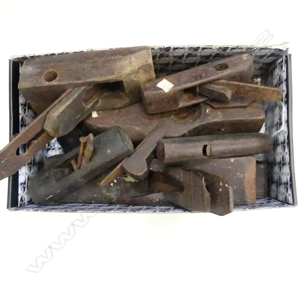 BOX LOT OF NINE WOODEN MOULDING PLANES & ONE SCRIBE. Image 1++