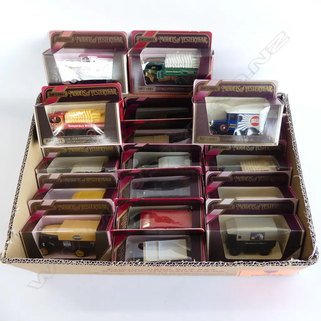 BOX OF 20 MODELS OF YESTERYEAR MATCHBOX CARS Image 1++